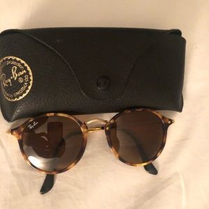 Round Rayban Sunglasses